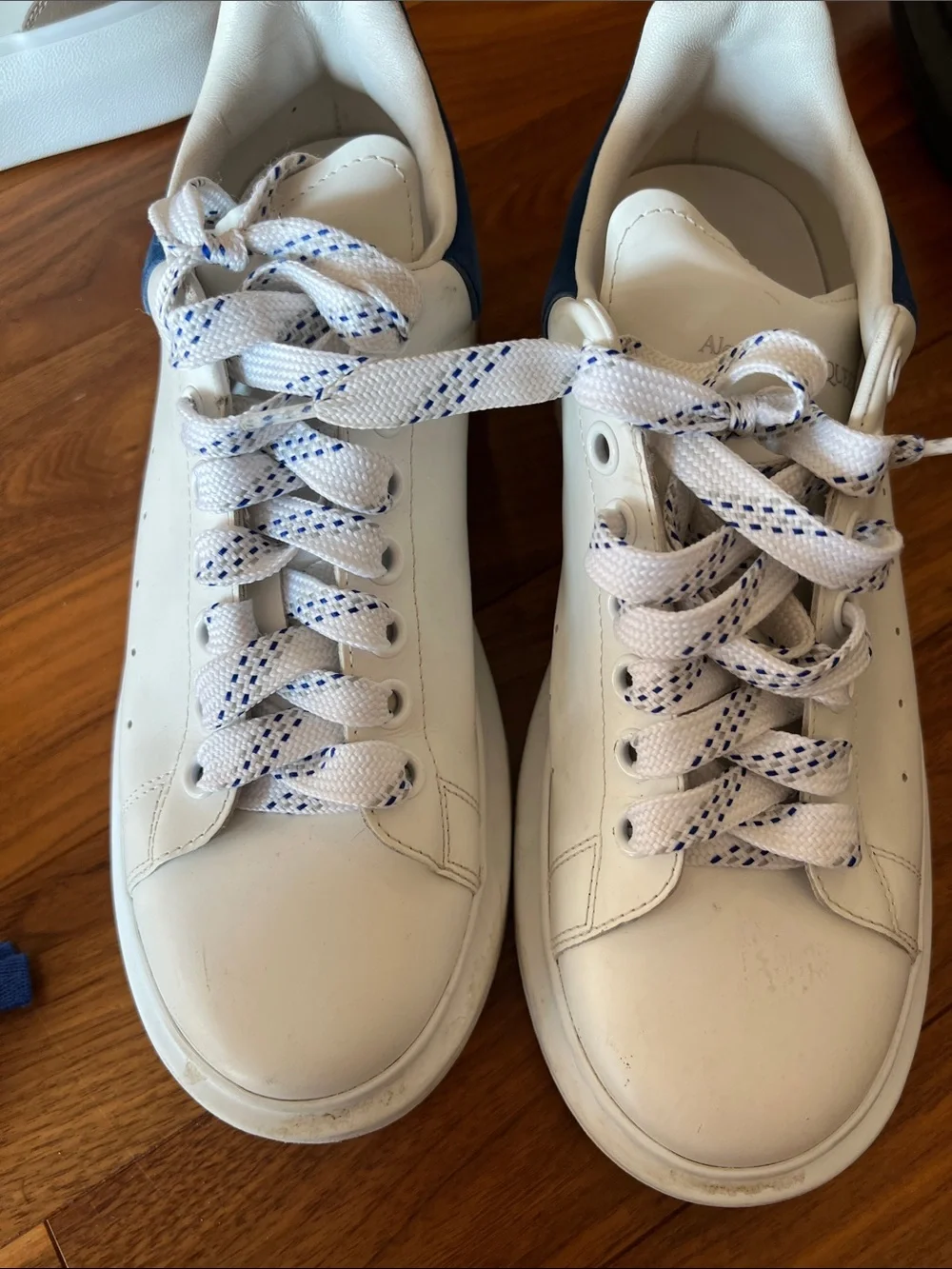 Alexander McQueen White Kids Sneakers with Blue Heel Accent